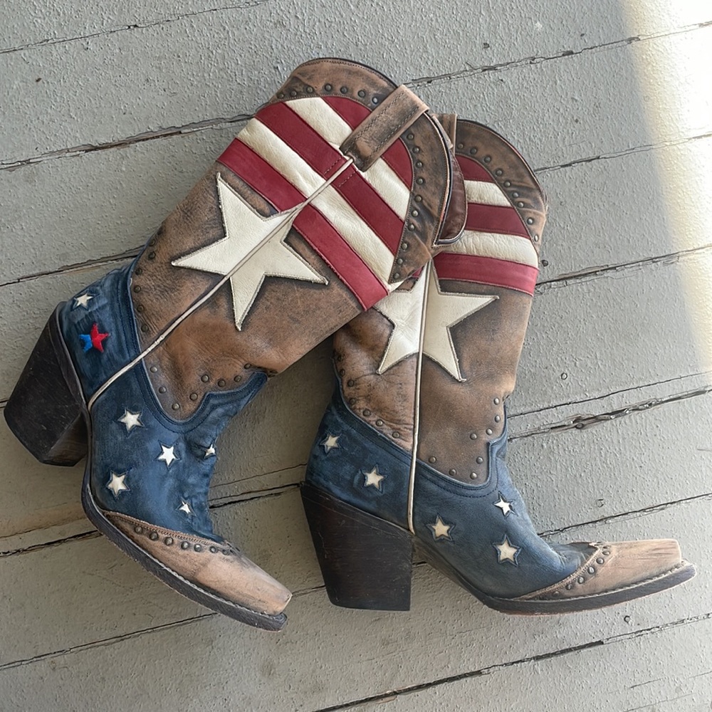 Redneck Riveria flag boots 6.5